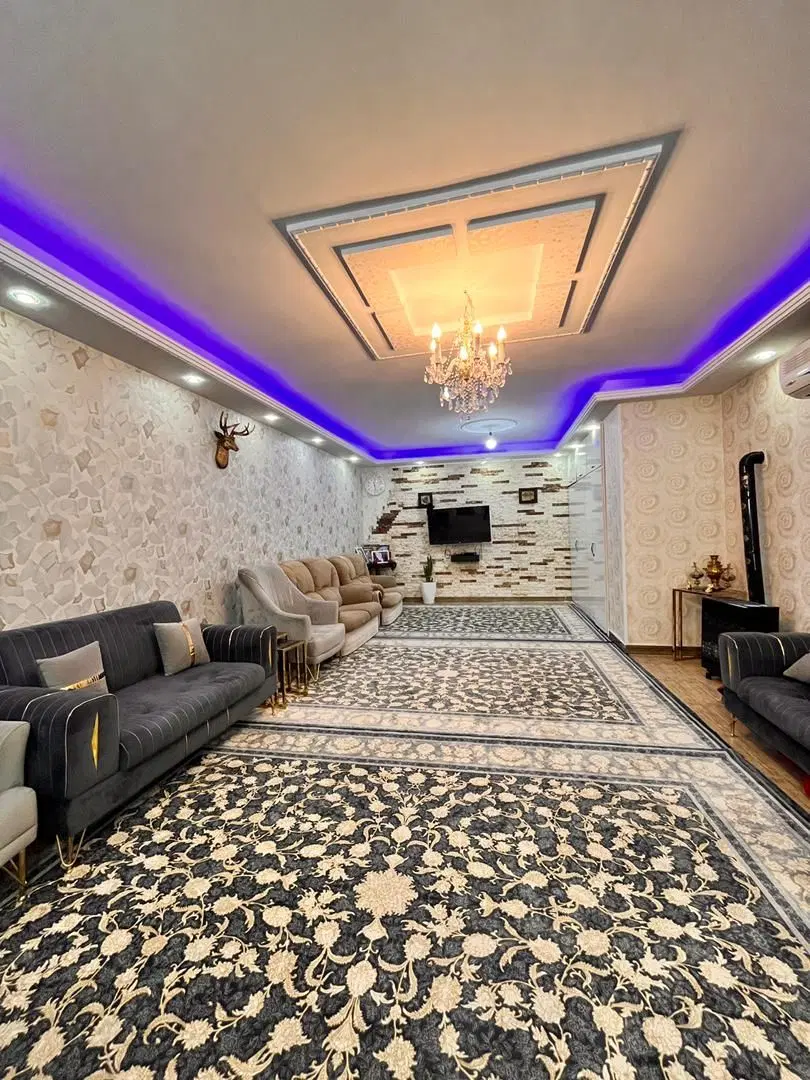 خانه دوطبقه و نیم