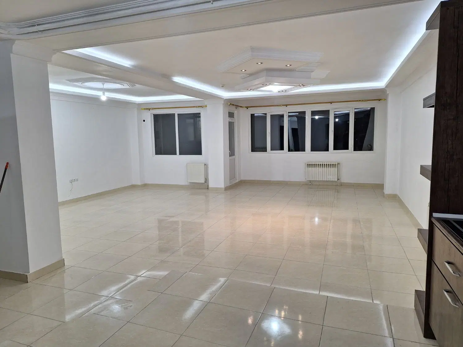 آپارتمان ۱۳۷متری محتشم تک واحدی