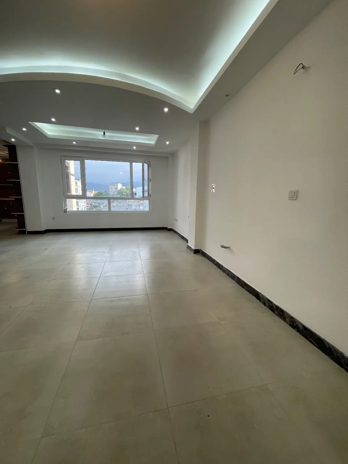 120متری عدالت طبقه چهارم سند تک برگ