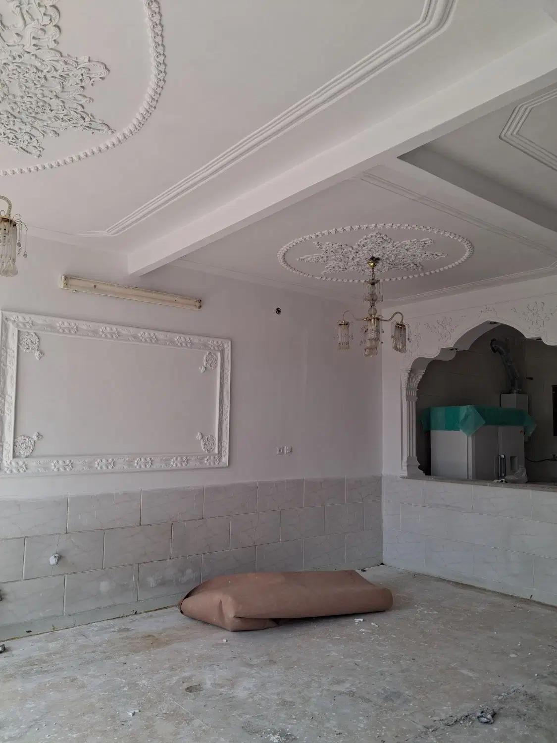 ۱۶۰ متری در از حیاط ۳ خواب