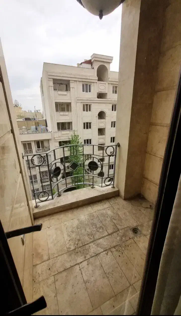 نیازمند همخانه موجه