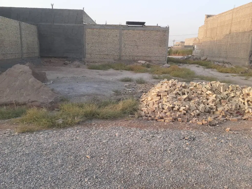 زمین ۱۰۰ متری