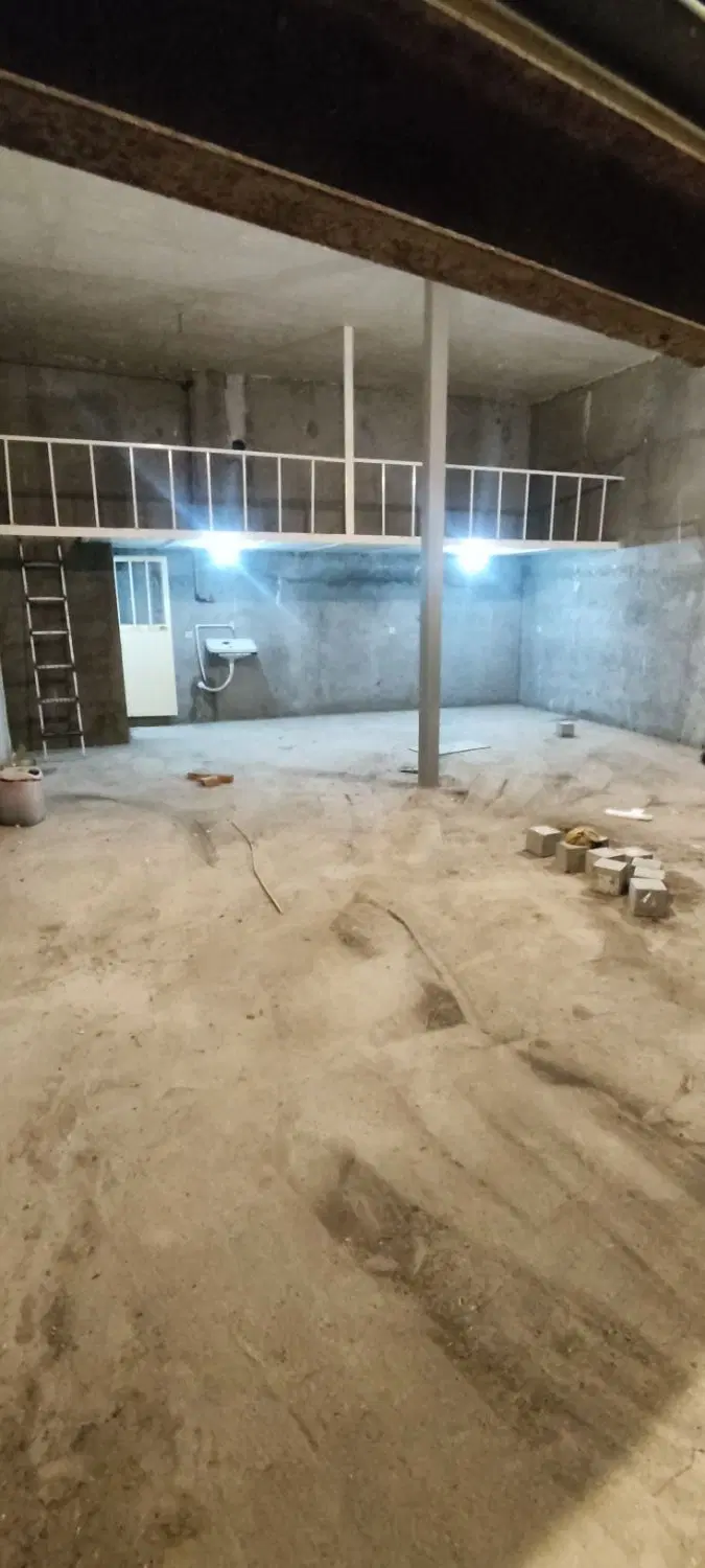 یک باب مغازه ۶۰ متری