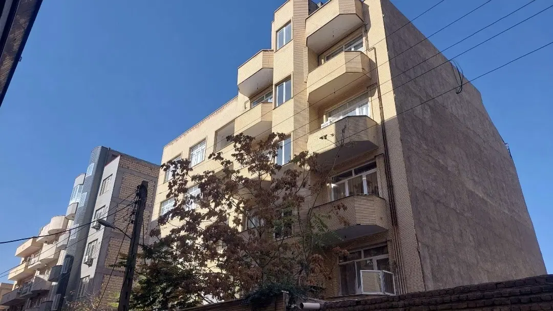 رسالت_آپارتمان۶۰متر_شمالی_پارکینگ دار _ کد۳۷۰۰