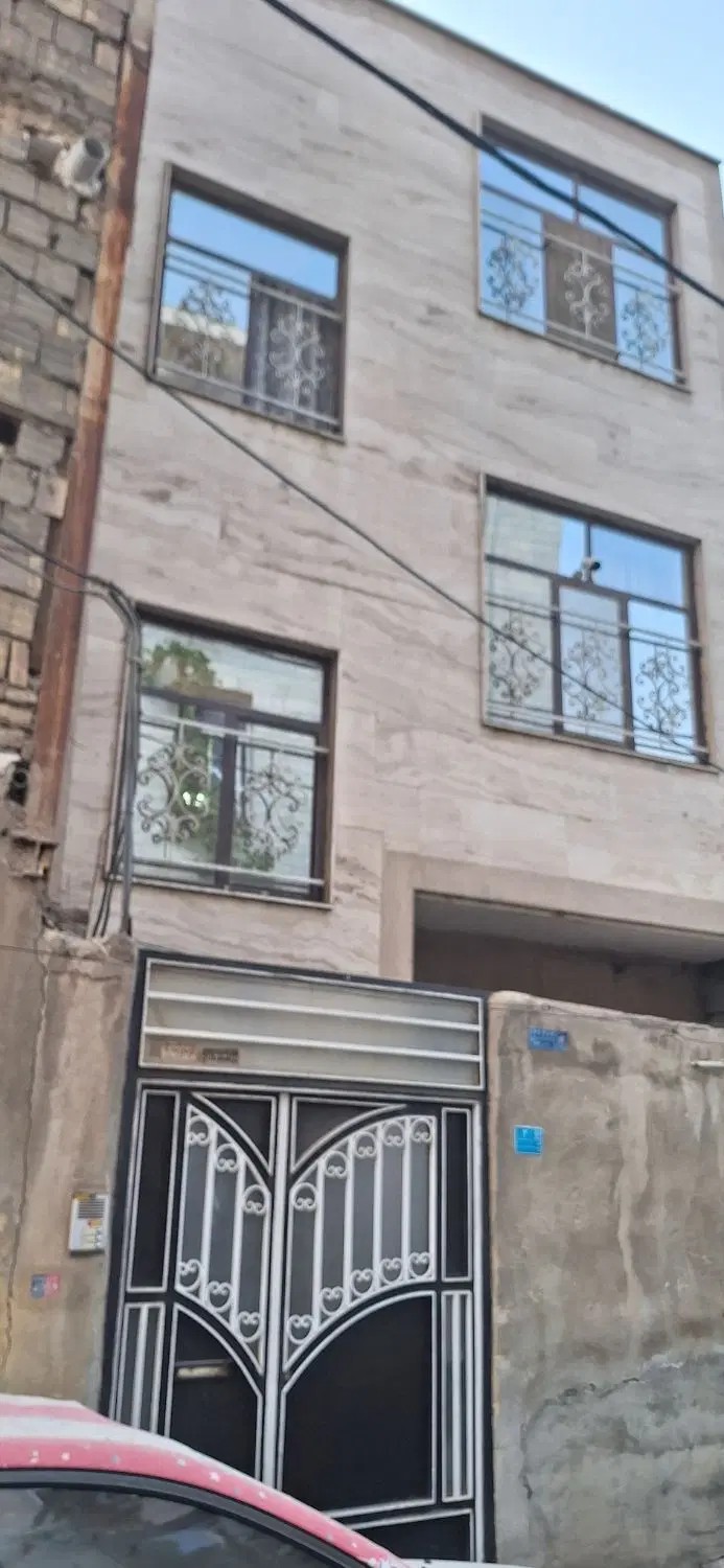 فروش فوری خونه ویلایی در ۲طبقه نیم