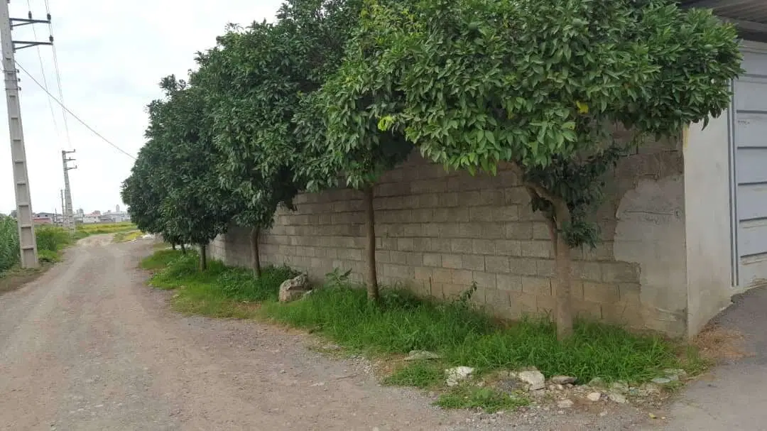 خانه ویلایی دارای سند وپایان کار میباشد