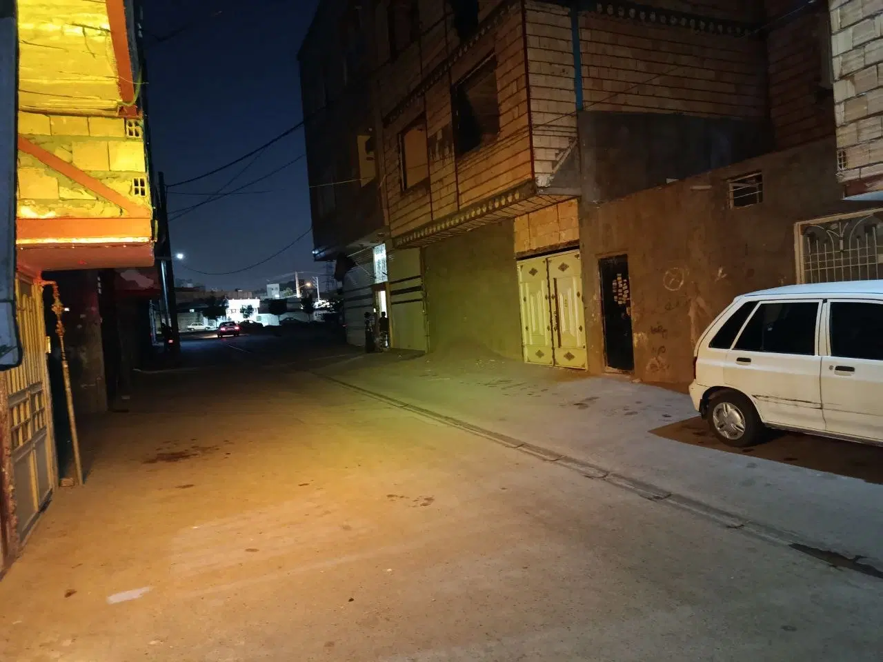 80متری آپارنمانی