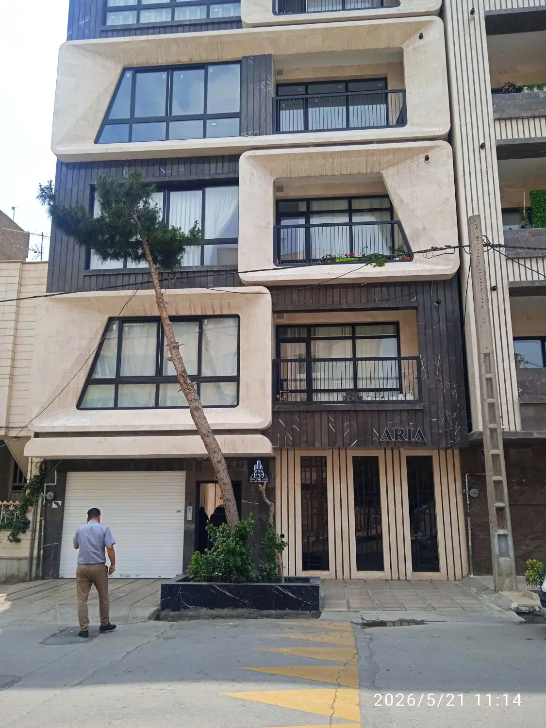 آپارتمان تک واحدی