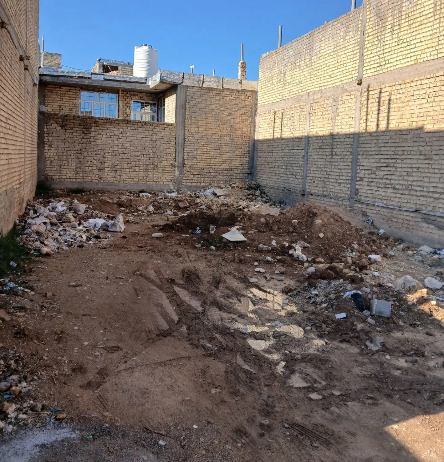 زمین ۱۳۲ متر مربع شاپورجان
