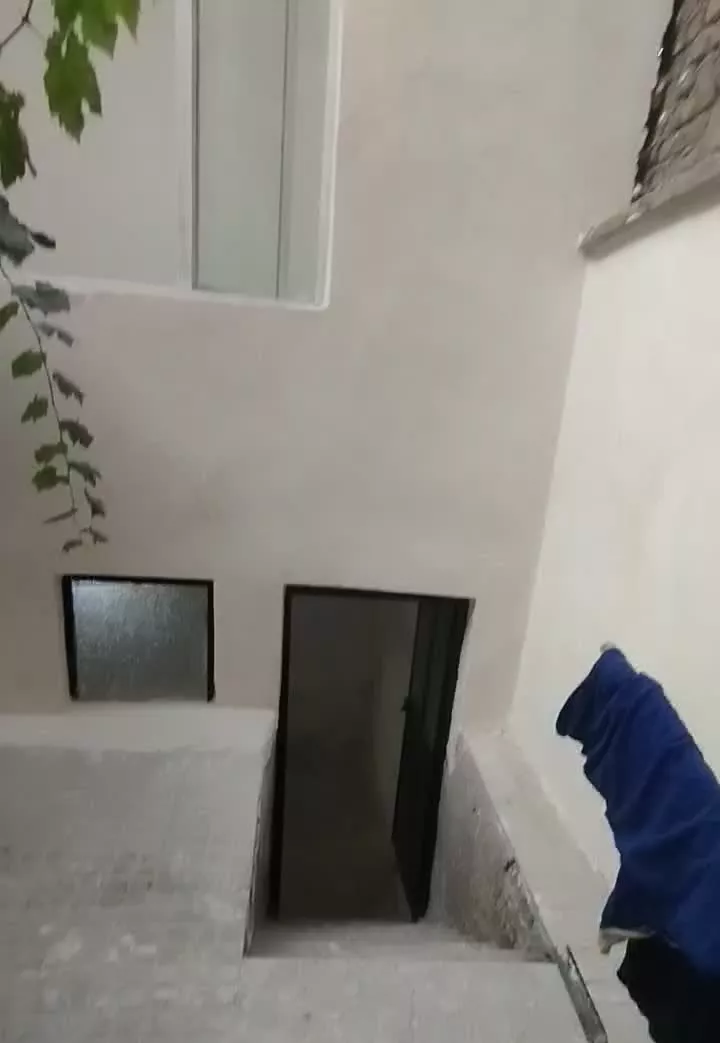 ۱۶۰ متر نوساز بازسازی شده ویلایی