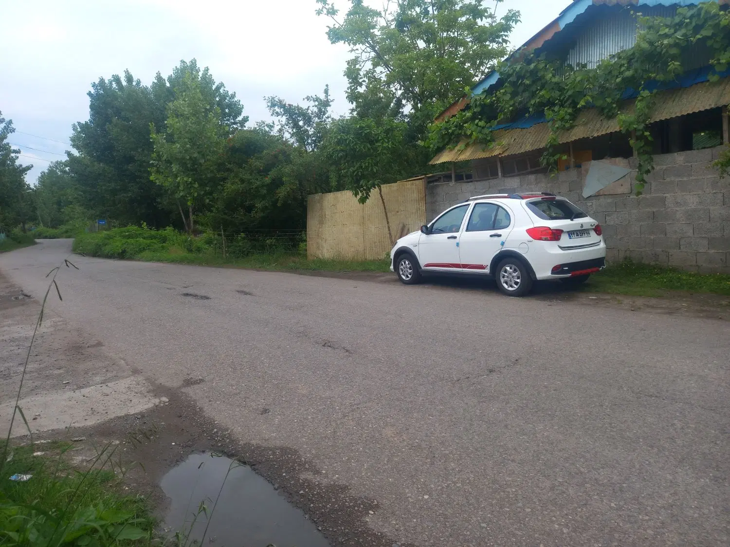 خانه ویلایی در جاده رشت به طرف سنگر