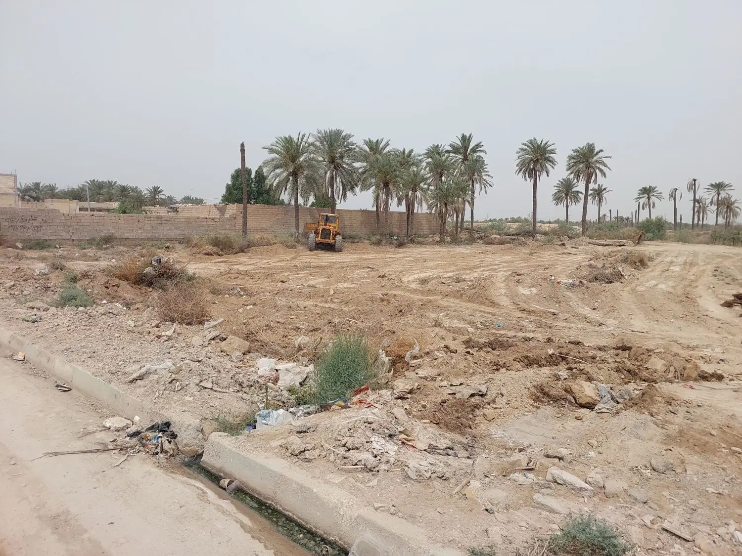 یک قطعه زمین چومه