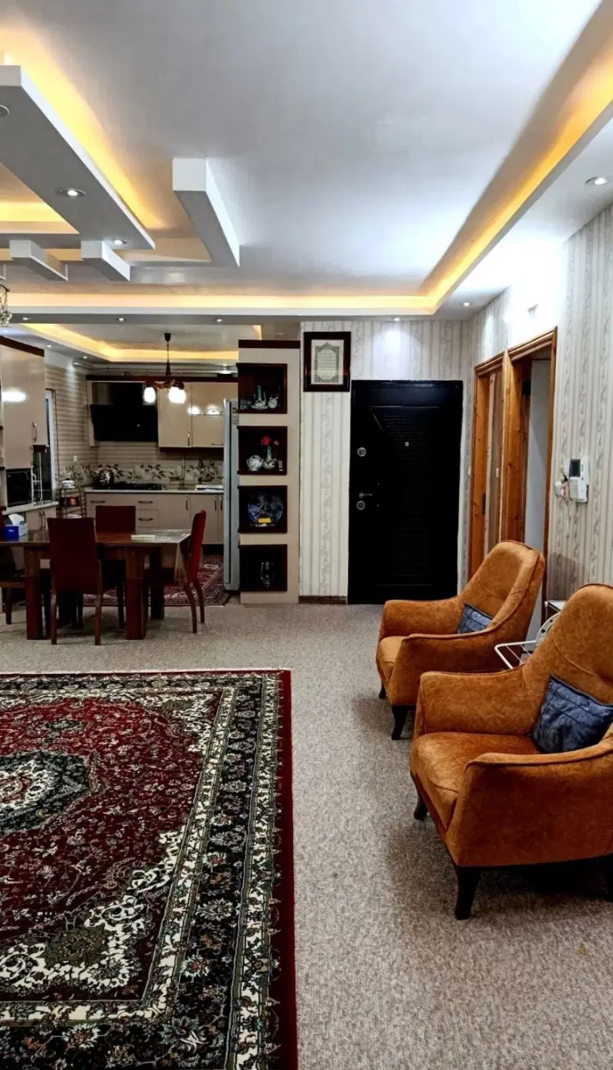 آپارتمان با موقیت مکانی عالی ۱۱۷متر خیابان مطهری