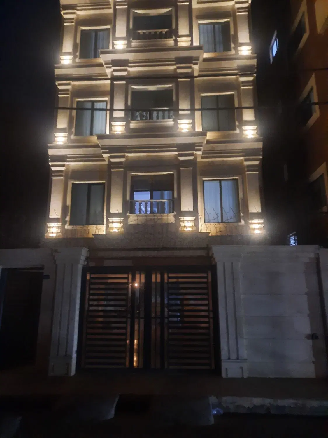 اپارتمان تک واحدی