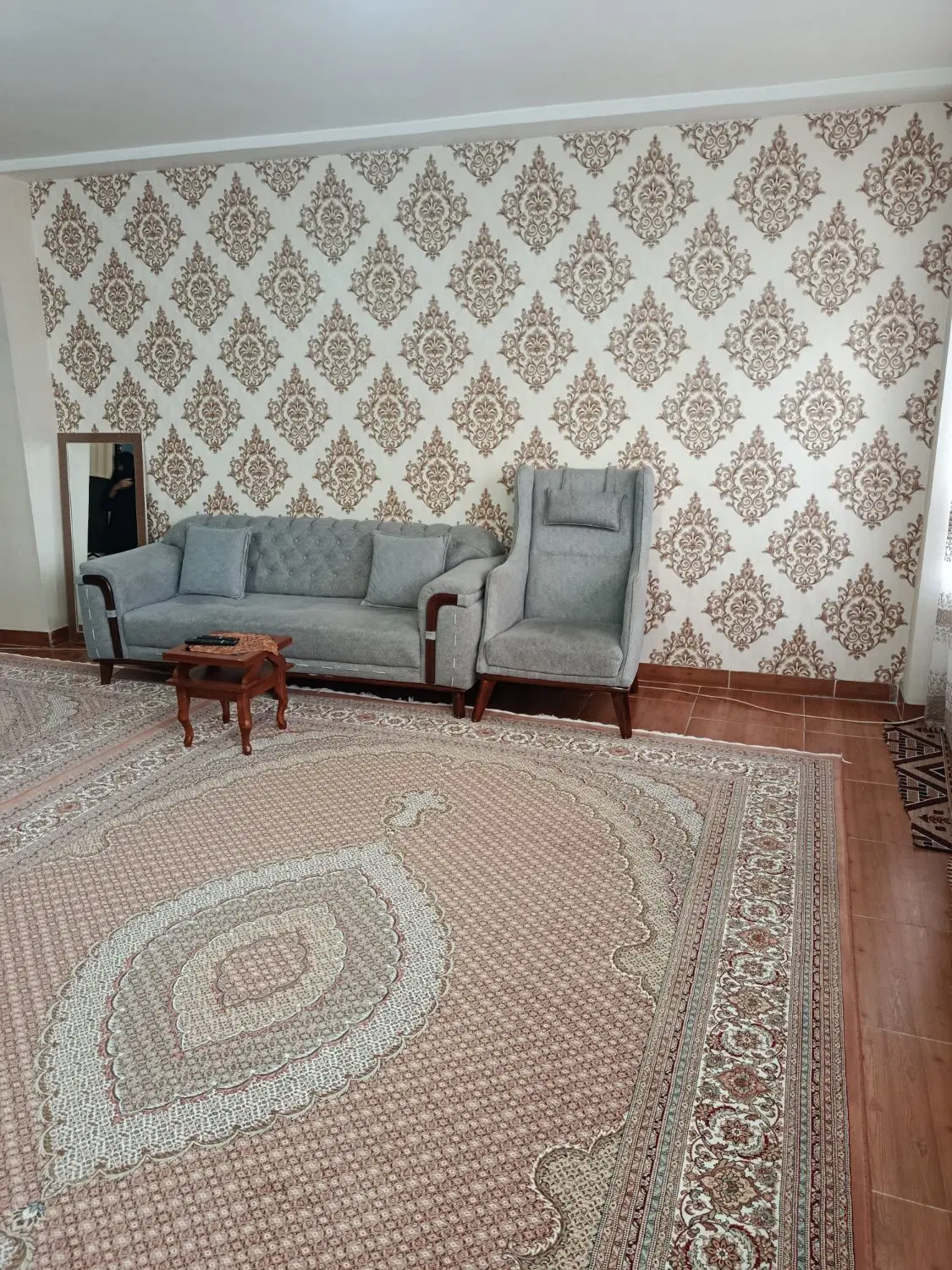 آپارتمان ۱۰۳ متری میدان مادر