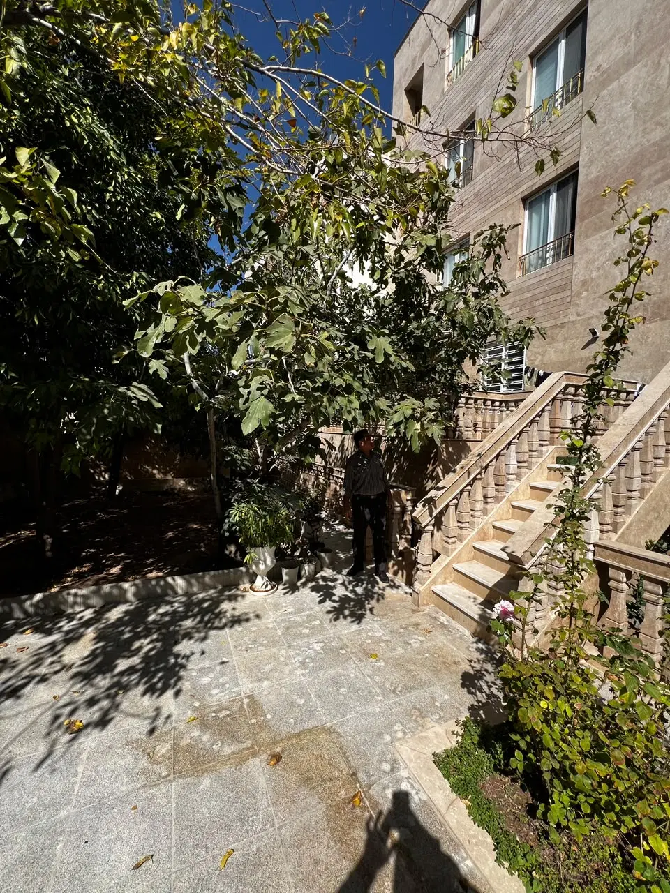 آپارتمان پاسداران ۱۷۰ متر