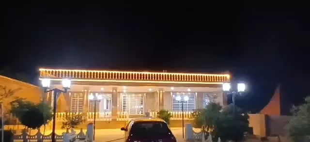 ۱۰۰۰ متر زمین دارای ۴۰۰ زیر بنا