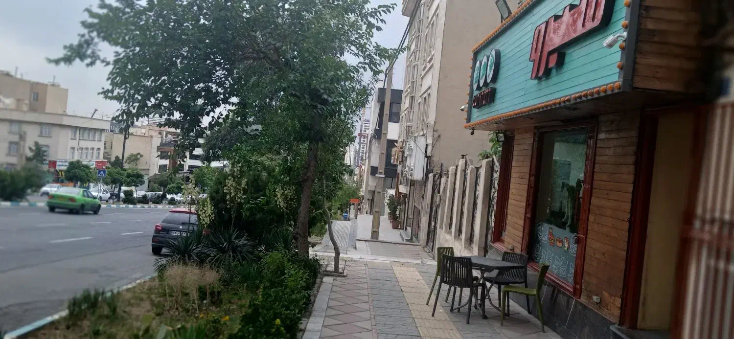 50 متر مغازه در بلوار کاج نبش سروستان13هم