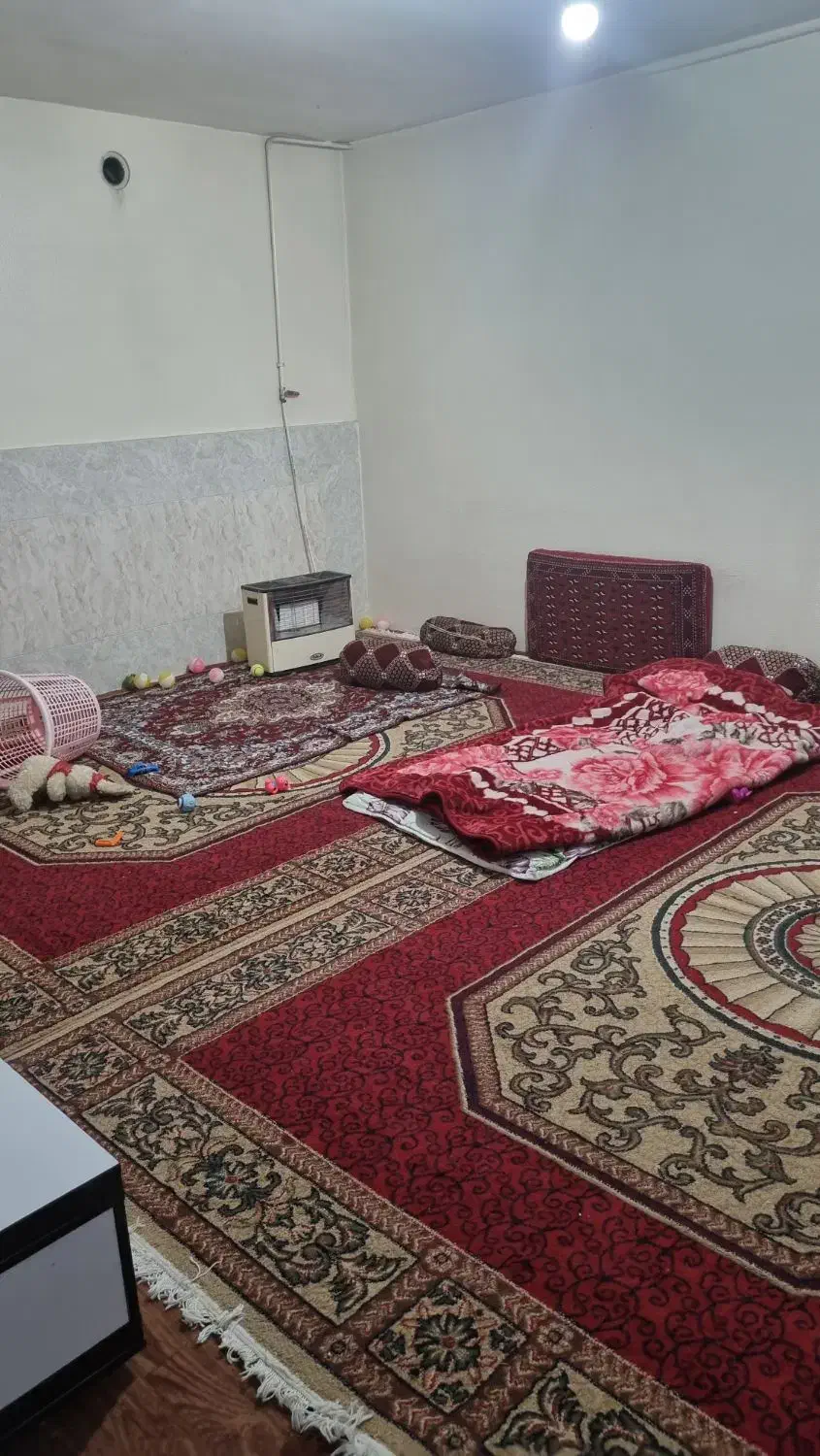خیابان اقبال زیرزمین ۷۰متری اجاره ای
