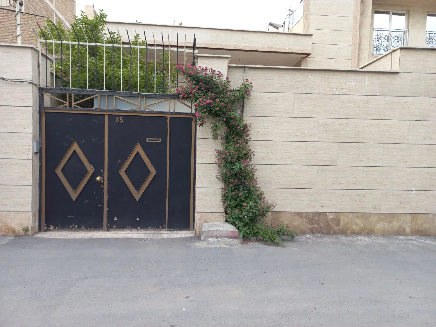 فروش خانه حیاط دار