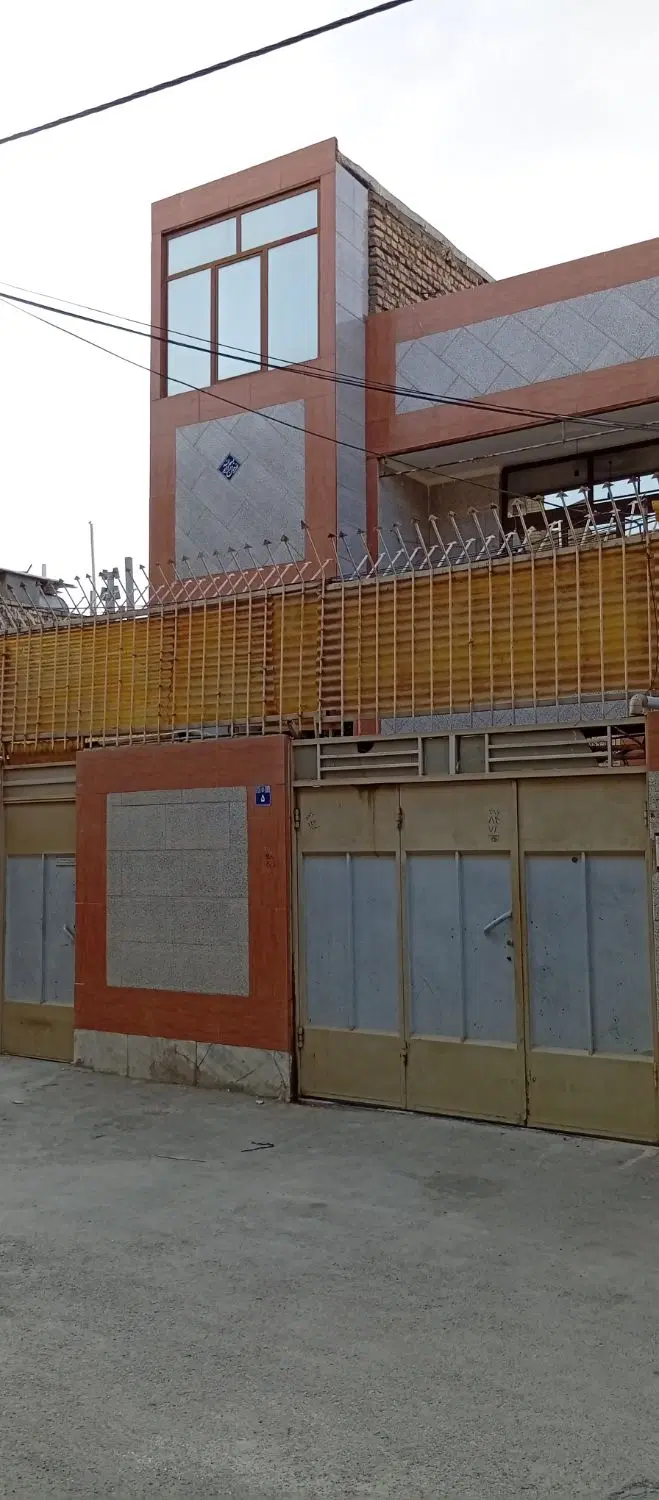 خانه دو طبقه نقلی مجزا