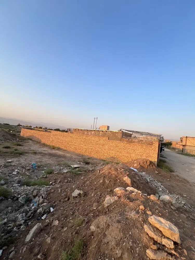 زمین ۱۰۰متری و ۲۰۰متری با جواز ساخت