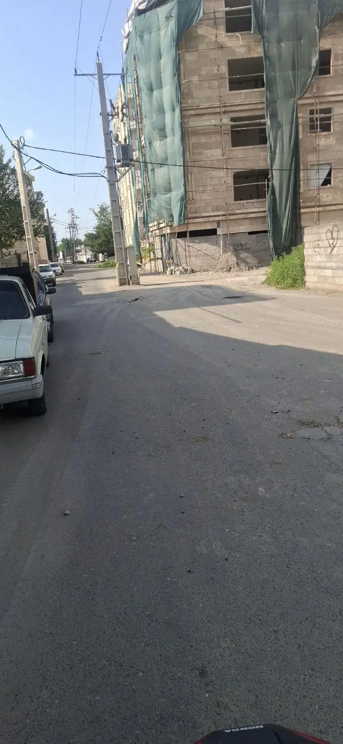 زمین 141 متری