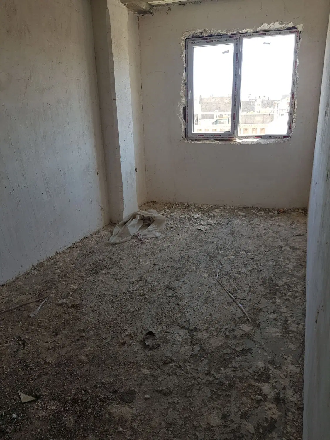 چهار طبقه نیمه کاره بحر ۲۰متری