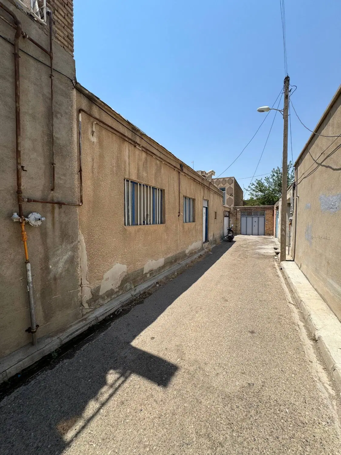 خانه باغ ویلایی۴۰۴ متری در مرکز شهر با سند