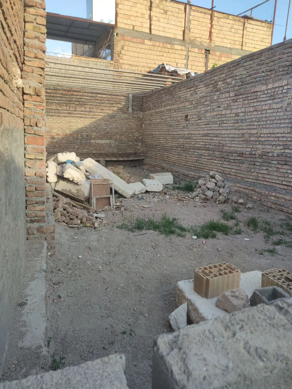 ملک مسکونی 65 متر