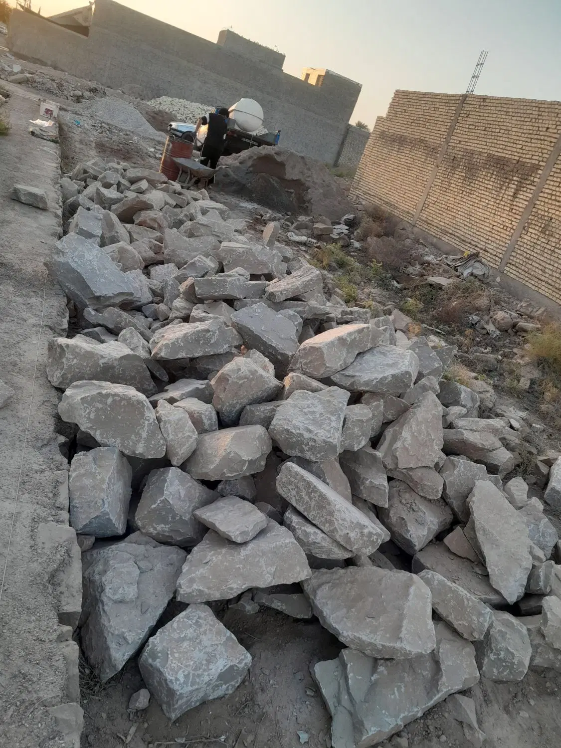 زمین مسکونی و تجاری