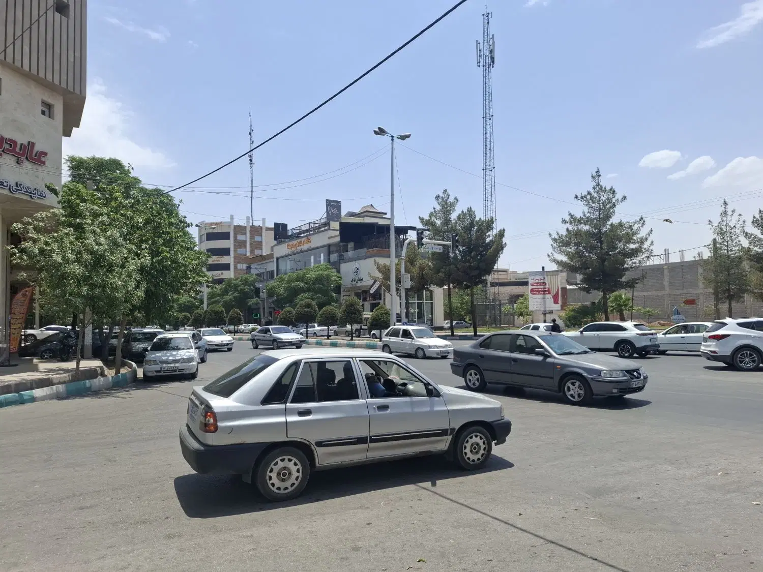 ویلایی بلوارشیراز خیابان  درختی