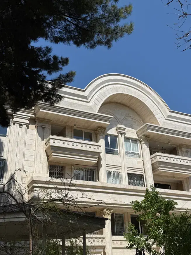 مهرشهر فاز۱ آپارتمان ۱۸۰ متر۳خوابه  ۲پارکینگ سندی