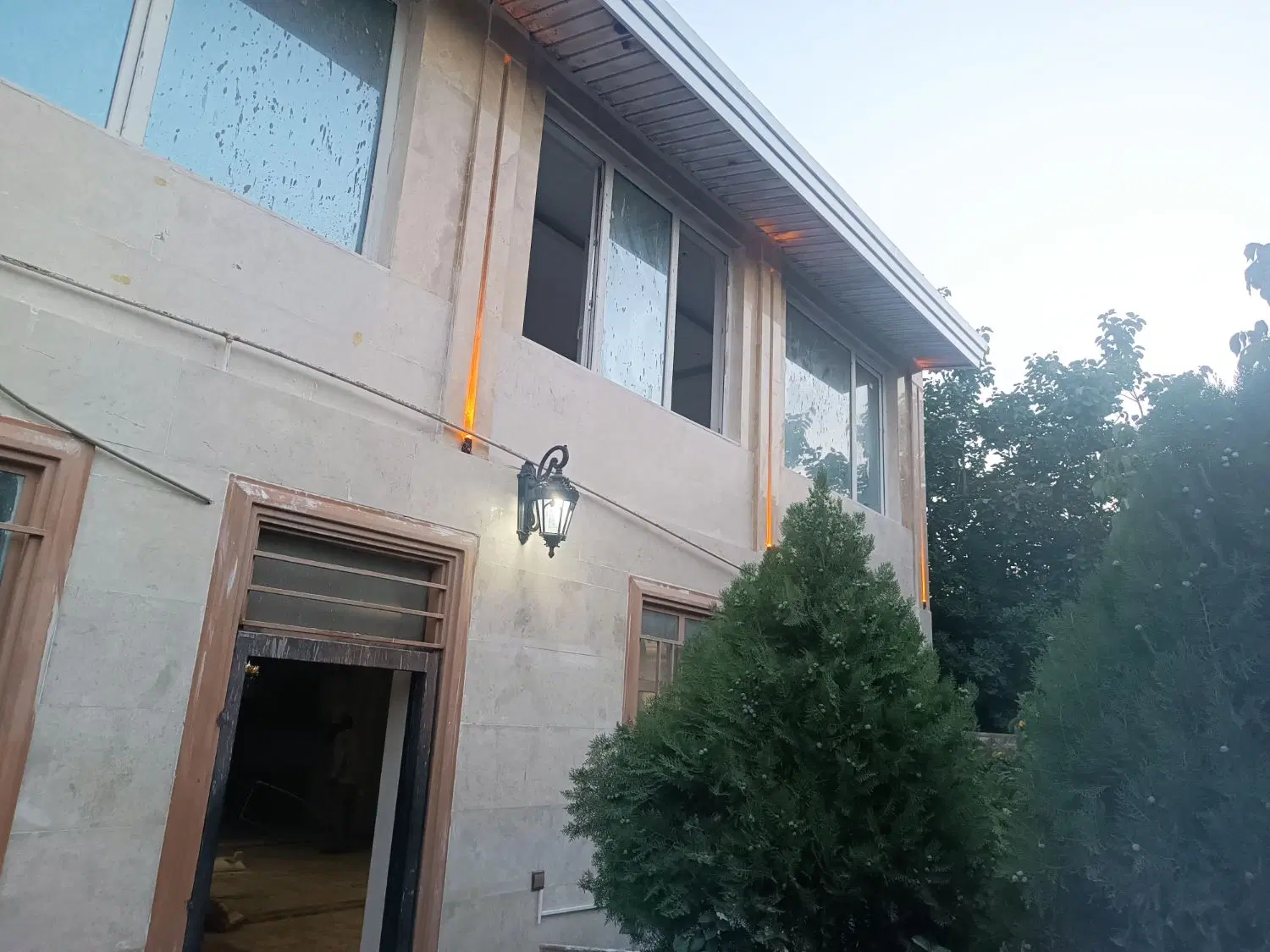 ویلای باغ بازسازی شده