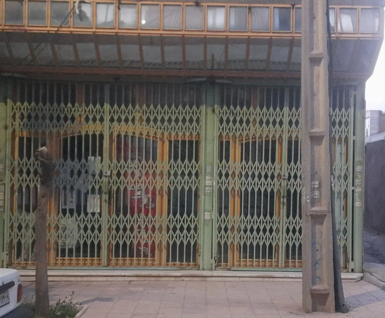 مغازه ۳۲ متری