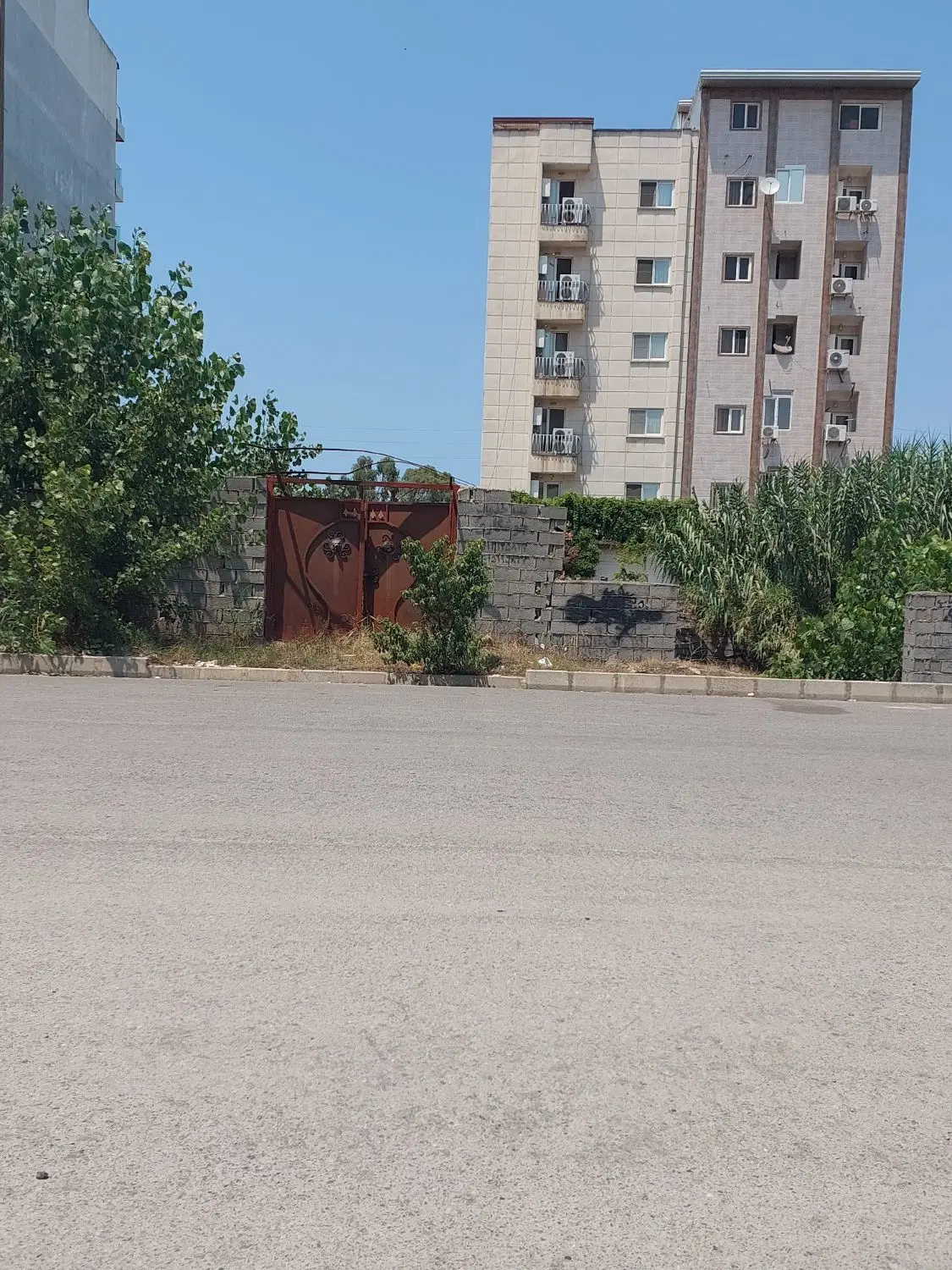 فروش زمین بر خیابان ۲۴متری