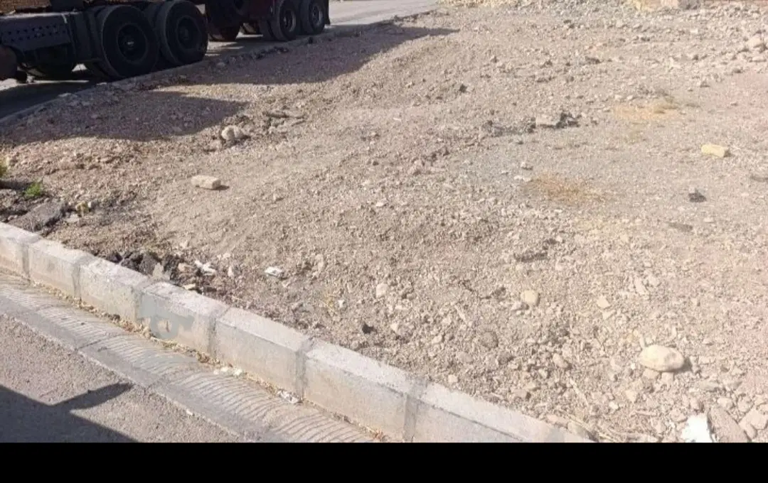 زمین نصرت آباد