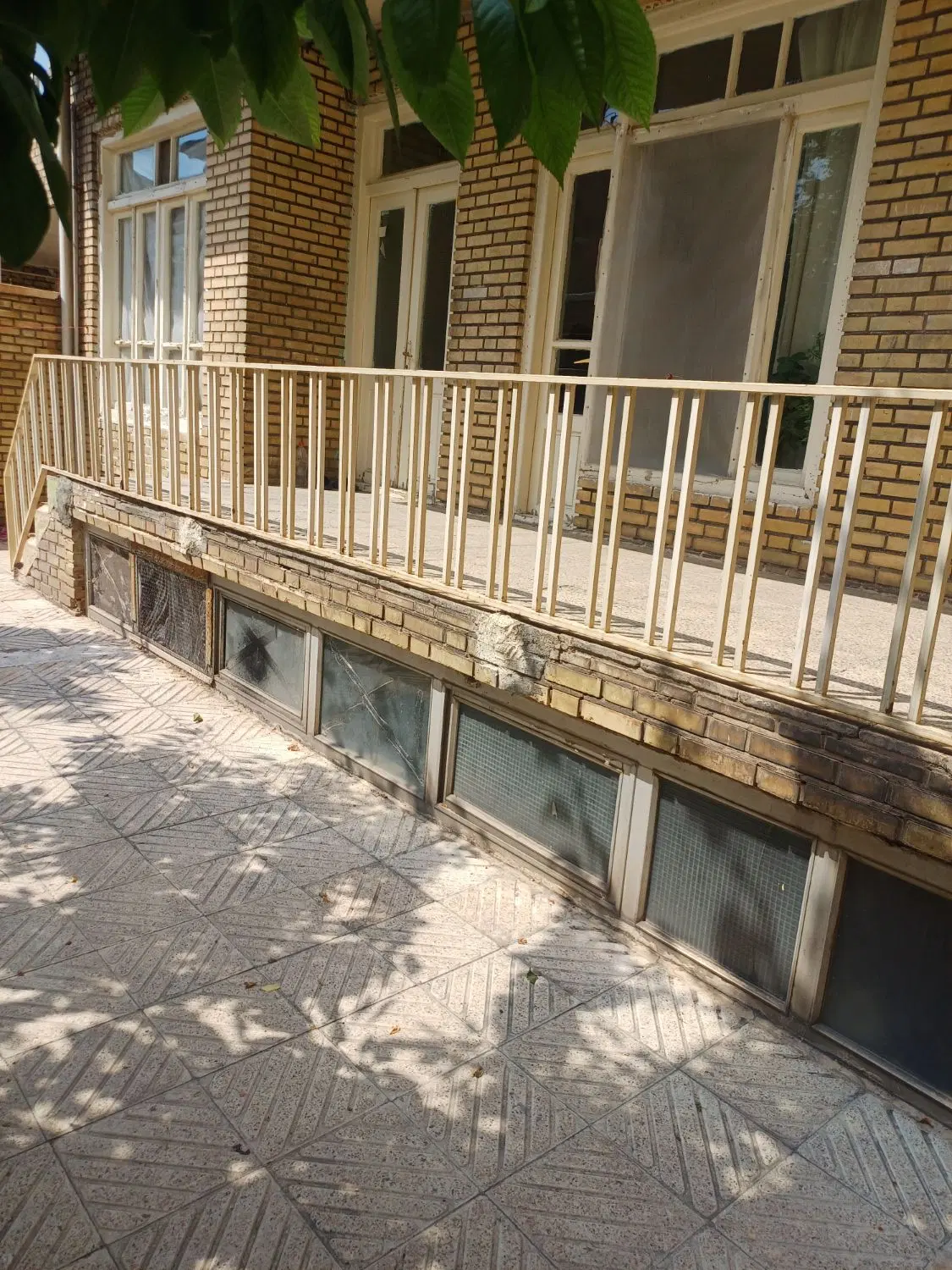 فروش حیاط دربست