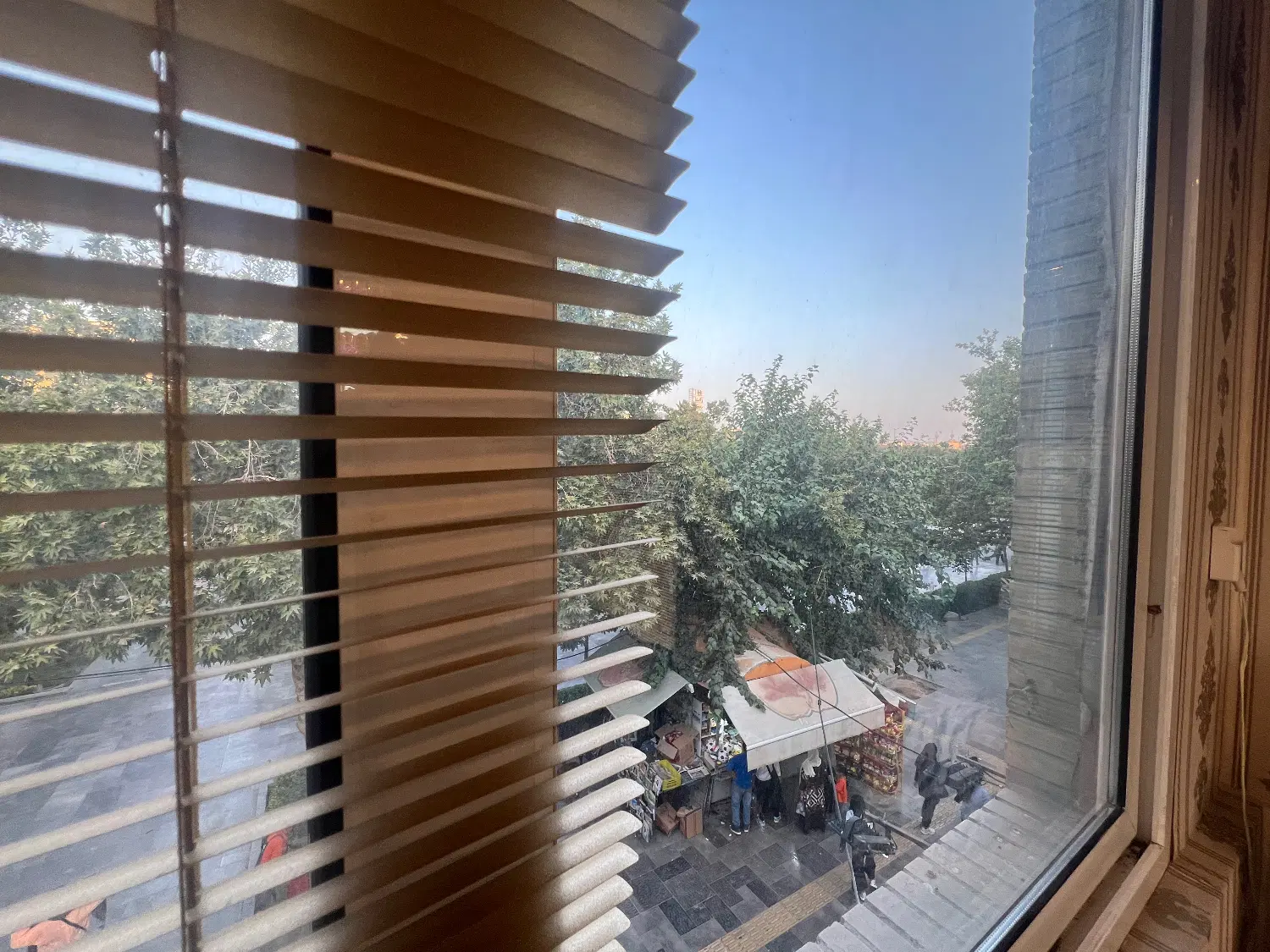 مغازه اداری و تجاری