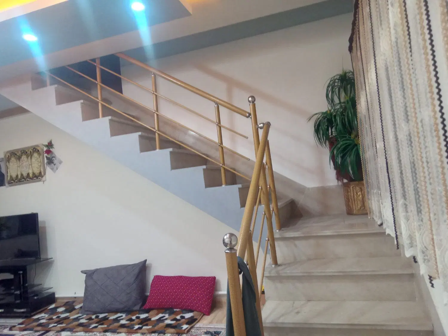 حیاط در خیابان کوهنورد کوچه ۲۳