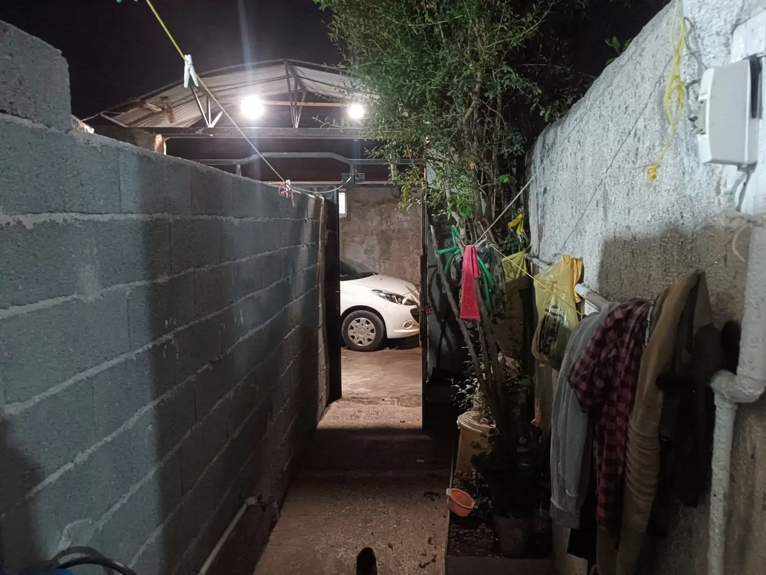 واحد ،60متری دوخوابه آب برق گاز مشترک با صاحب خونه
