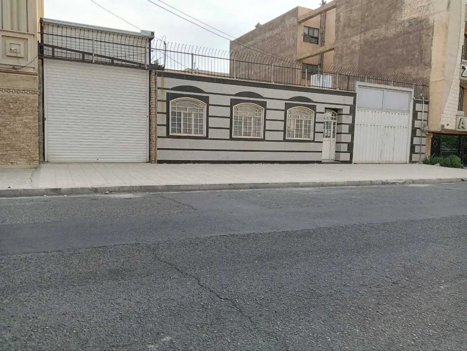 فروش ۸۶۰ متر فردیس_ویلایی_مغازه_انبار