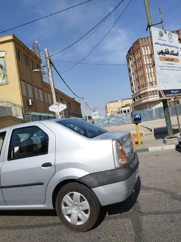مسکونی نزدیک به خیابان اصلی
