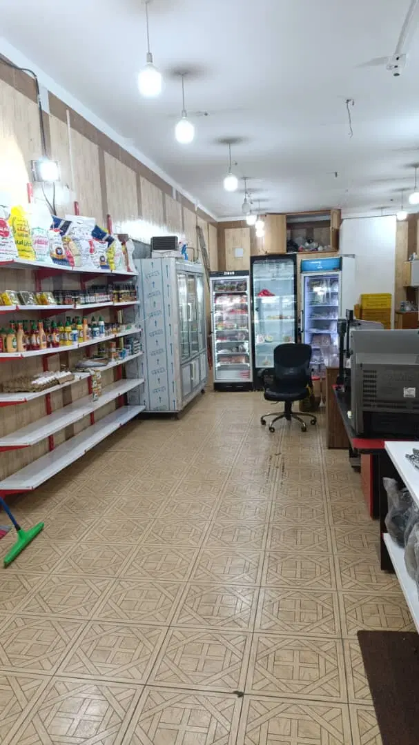 مغازه تجاری ۹۰ متری طالقانی