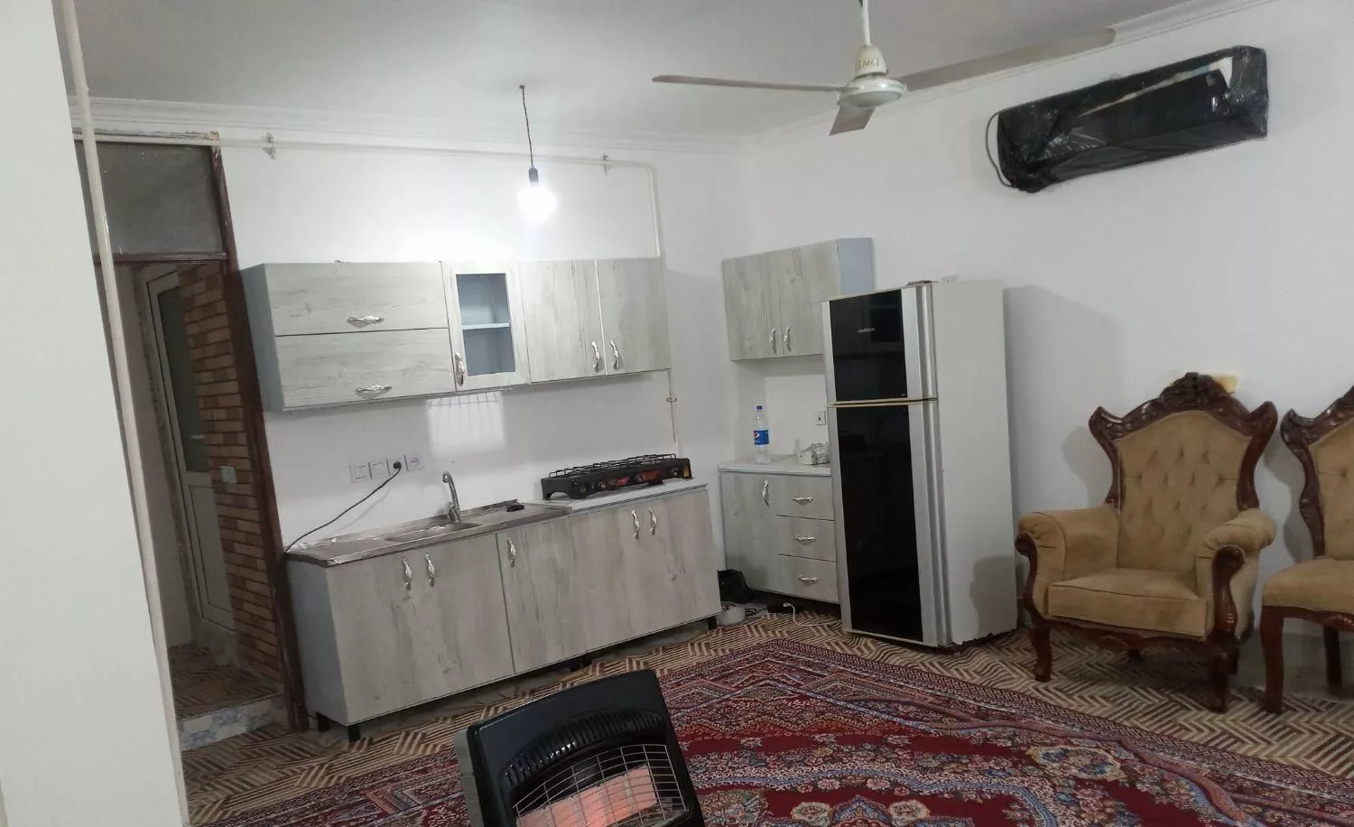 سوییت ومنزل پارکینگ دارد نزدیک بازار وساحل