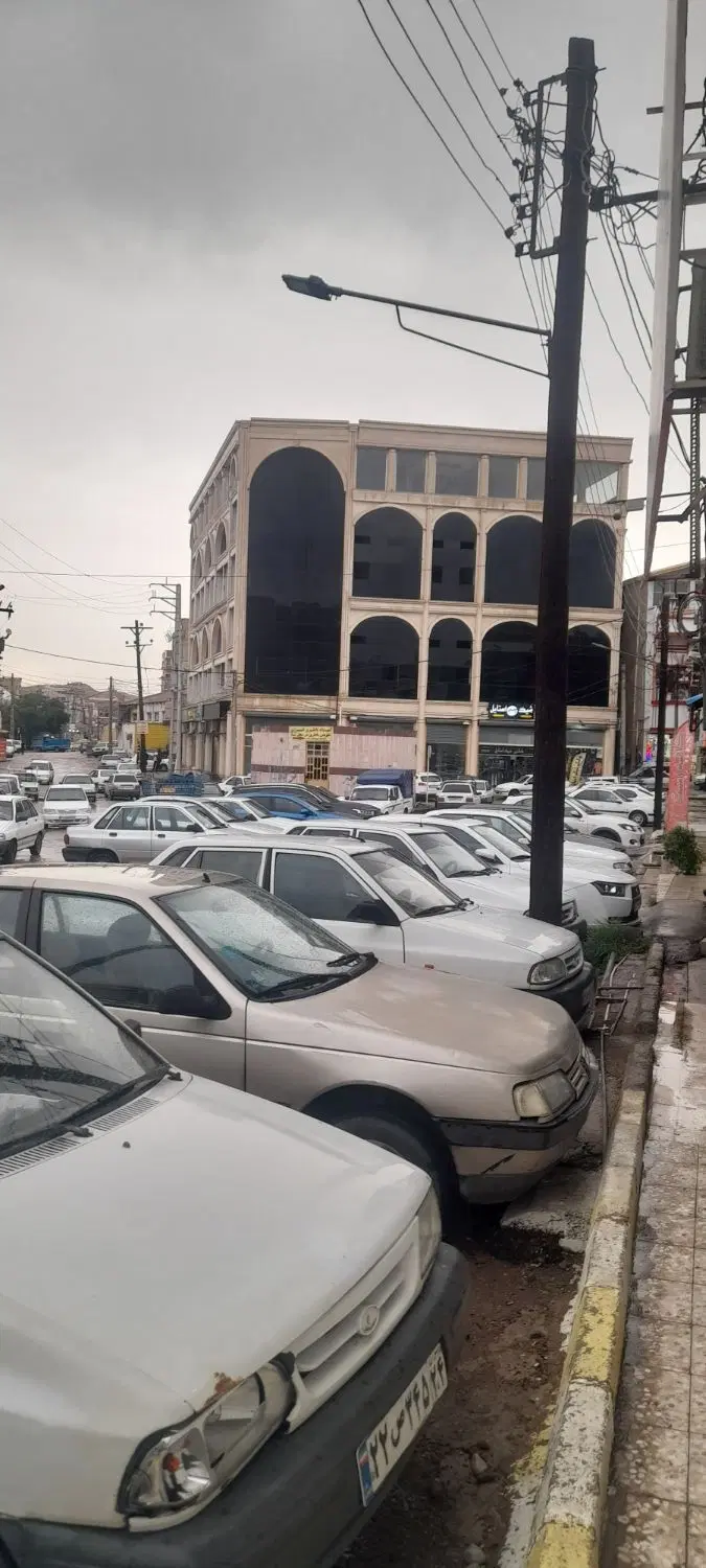فروش مغازه طبقه همکف رو ب خیابان