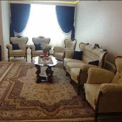 هم خونه خانم