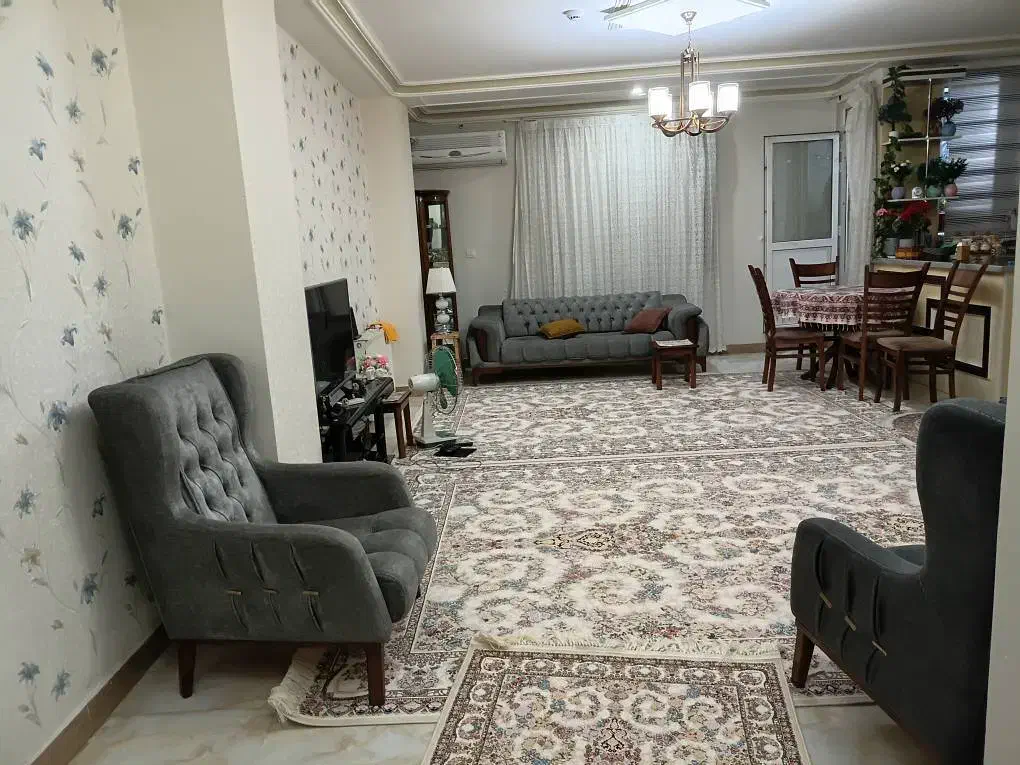 خانه خیابان رجایی در مرکز شهر