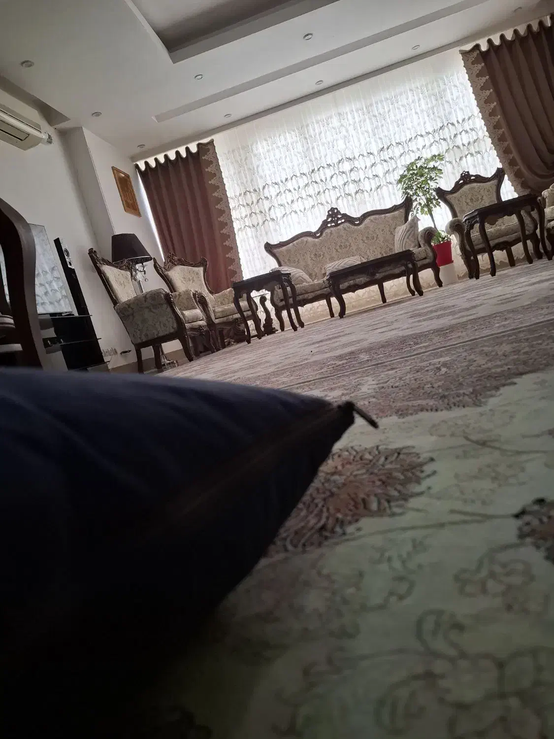 یک واحد مسکونی برای اجاره