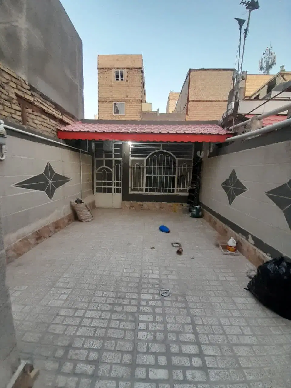 خانه ویلایی۱۰۰ متری طبرسی ۲۲